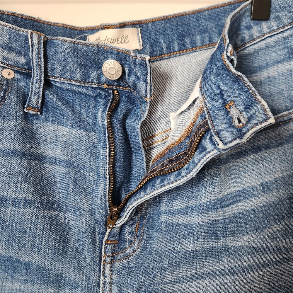Madewell | The High-Rise Slim Boyfriend Distressed Raw Hem Jeans - Size 30 - Picture 4 of 10